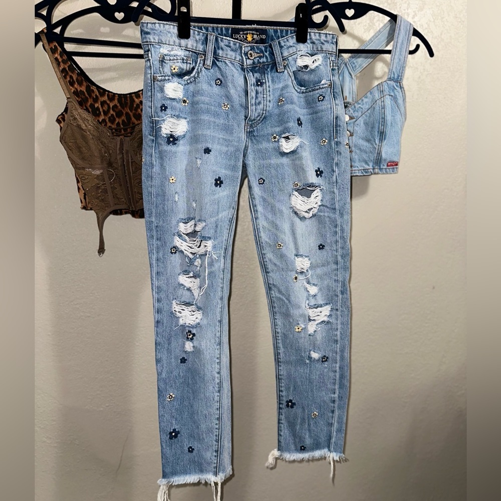 Lucky Brand embroidered mom jeans